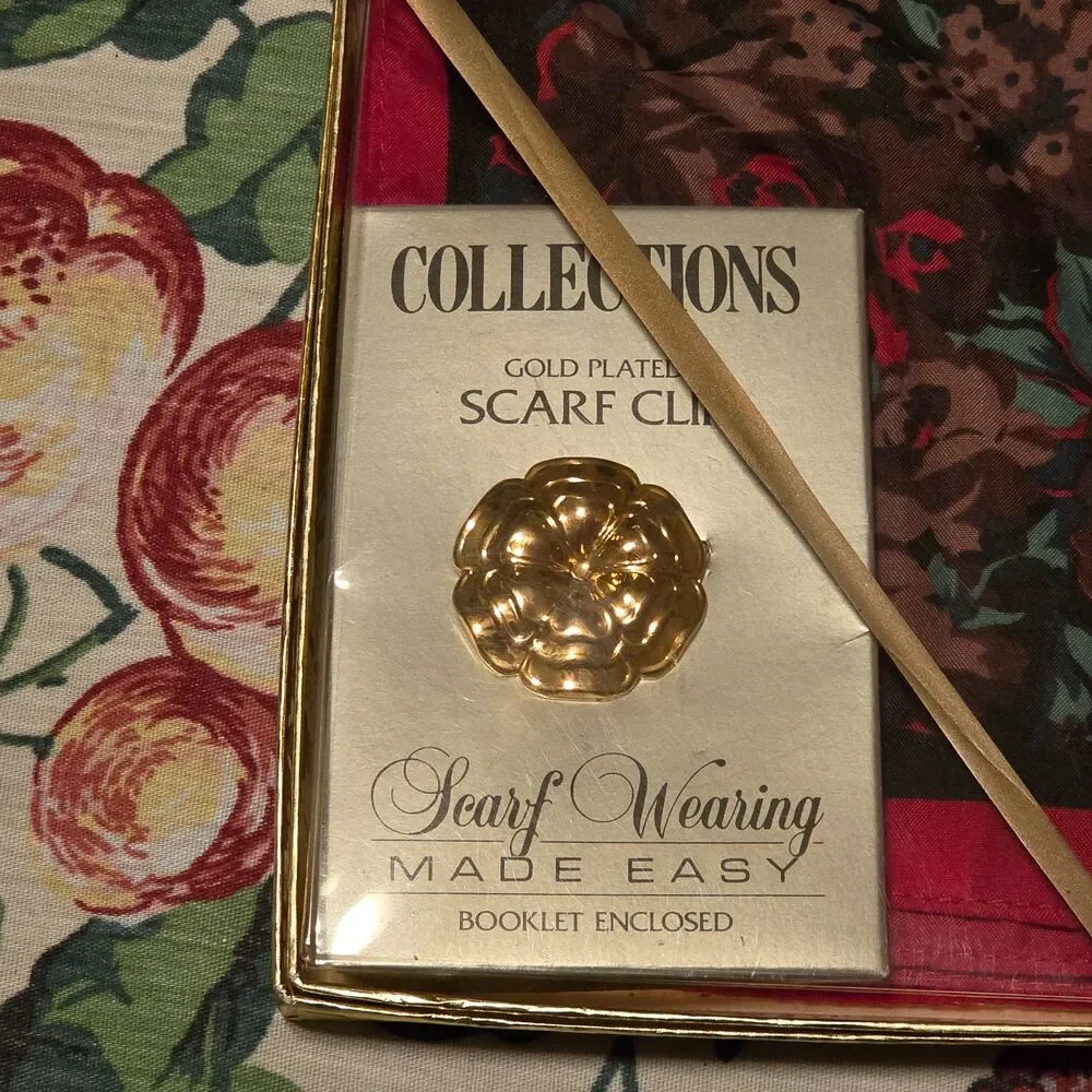 Vintage Montgomery Ward Floral Scarf Gold Plated Clip Gift Set NOS 1980s